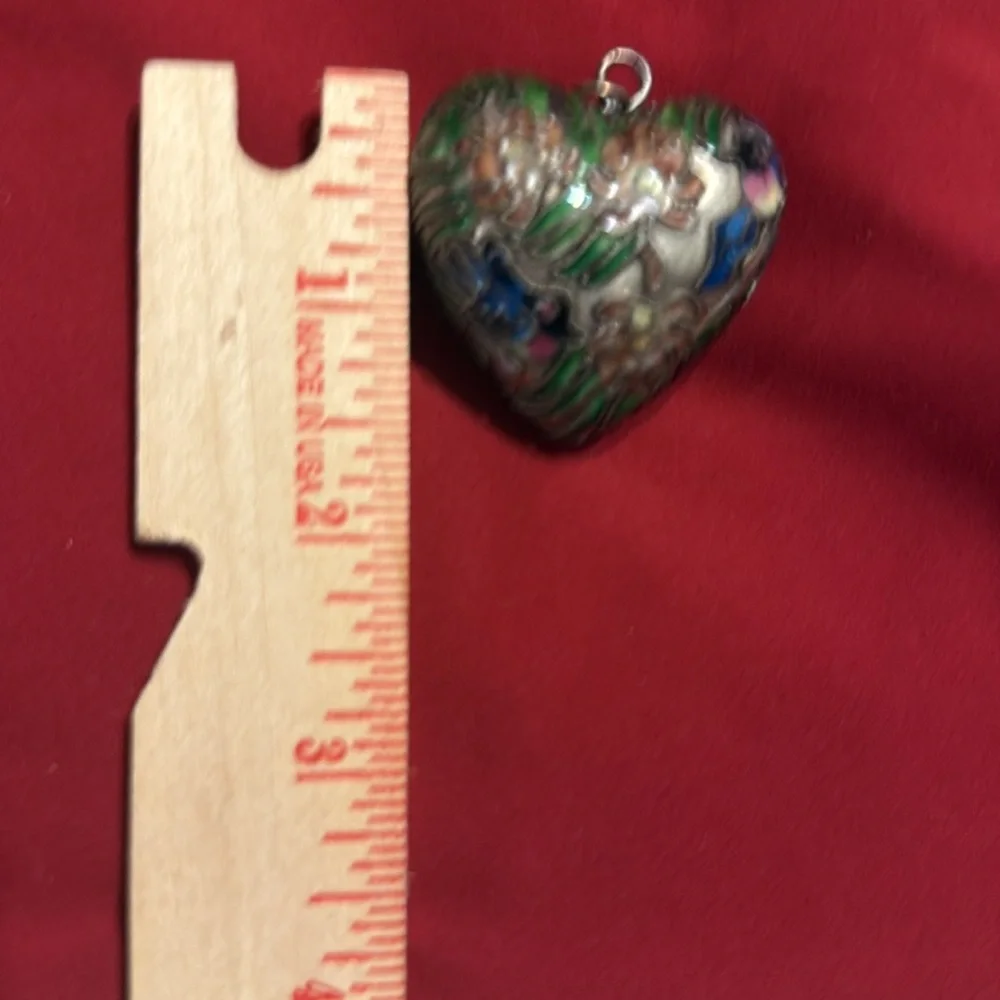 Cloisonné Heart-Shaped Floral Pendant - Picture 4 of 5